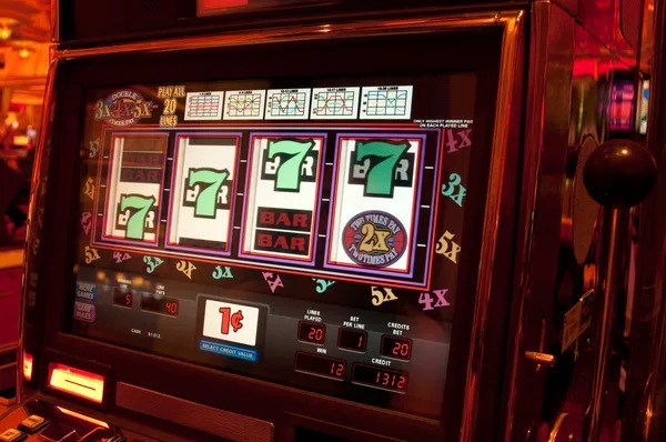 Bonus round feature with multiplier display Bonus round feature in slot game